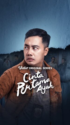 Dennis Adishwara Instagram - Apakah Farid (@dennisadishwara) bisa memecahkan kasus pemerkosaan Amara dan berlaku adil?  Meski ditekan oleh keluarga korban dan juga para tersangka?

Nonton CINTA PERTAMA AYAH di Vidio dan temukan siapa pelaku kekerasan seksual yang menimpa Amara. Episode 1 & 2 Gratis!

#CintaPertamaAyahSeries #CintaPertamaAyah #VidioOriginals