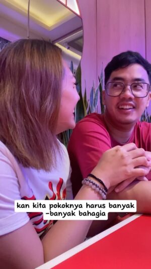 Dennis Adishwara Instagram - Ceritanya pas pacaran, iyaa dulu punya dunia sendiri, perjalanan percintaan wibu saat itu #pejuangduagarisbiru❤️ #pejuangduagarisbiru❤️