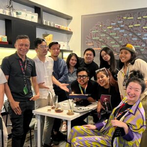 Dennis Adishwara Instagram - Jadi gini lho…
(mohon baca sampai slide akhir)

Bye bye, kantor lama 

Hello, kantor baru

Buat komunitas maupun perusahaan yang mau kerjasama bikin keseruan di MBloc Group di seluruh Indonesia, yuk kita ngobrol.