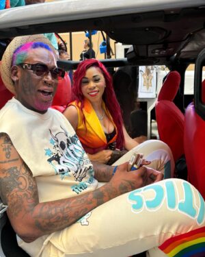 Dennis Rodman Instagram - Happy Pride 🌈 

#pride #love #gaypride #gaypridemonth @yellayella409