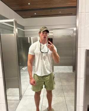 Derek Chadwick Instagram - cancer sznnnn