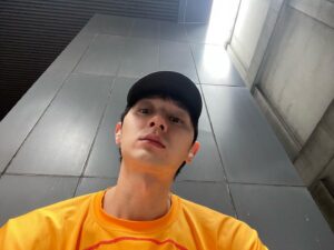 Derek Chang Instagram - -

少就是多
沒事就是好事