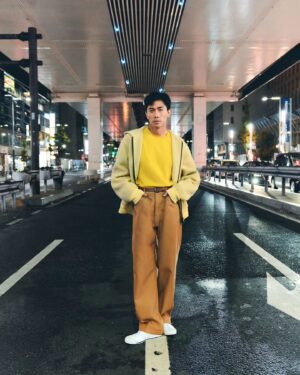 Desmond Tan Instagram - Tokyo on the go! Less than 48 hours in and out! Thank you, Onitsuka Tiger, for having me to celebrate the big 75!

@onitsukatigerofficial @onitsukatigersg #OnitsukaTiger #OnitsukaTigerSG #OnitsukaTiger75th