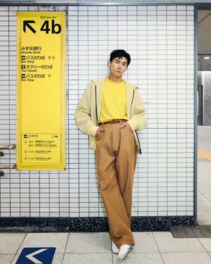 Desmond Tan Instagram - Tokyo on the go! Less than 48 hours in and out! Thank you, Onitsuka Tiger, for having me to celebrate the big 75!

@onitsukatigerofficial @onitsukatigersg #OnitsukaTiger #OnitsukaTigerSG #OnitsukaTiger75th
