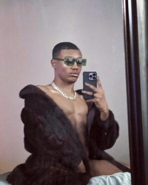 Destiny West Instagram - Fan me off I’m HAWT 🫦