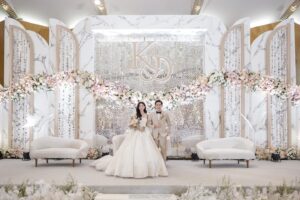 Desy Genoveva Instagram - 🤍🕊️

Wedding Planner & Organizer: @ohana_enterprise
Venue: @hotelciputrajkt 
Decoration: @cattleya_decoration 
Photo & video: @weddingsfactory
Holy matrimony gown: @bychristiebasil @christiebasill 
Bride & groom shoes: @langkahbylinalee @langkahforman
Groom suite: @sasdesigns 
MUA bride: @karenshenna.makeup
Hair do bride: @faw.hairdoo
MUA moms: @ohana.bridal
MUA bridemaids & sister: @neny_mulyani 
Gown moms & bride’s sister: @ohana.bridal
Reception gown: @ohana.bridal 
Bridesmaids dress: @atvezzo
RSVP & Digital Invitation: @viding.co 
Photobooth: @twinsphotobooth 
Wedding cake: @breadseason 
Entertainment: @seisarte.entertainment 
Reception bouquet 💐: @kikukoflorist 
Nails: @samikate.beauty

#KELpincutDESY
