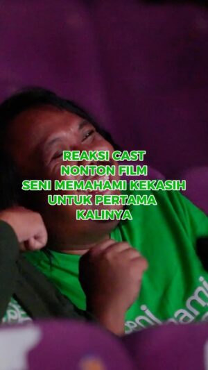 Devina Aureel Instagram - AAARRRGGGH udah gak sabar nihhhhh 3 minggu lagi ketawa ngakak dan baper brutal bareng di bioskop!

Film #SeniMemahamiKekasih bakalan tayang di bioskop-bioskop kesayangan kamu, 5 September 2024. 

@agusmagelangan @kalis.mardiasih @jeihan.angga @febbyrastanty @elangelgibran @devinaureel @yusrilfahriza @benidictivity @_siscasaras_ @desygenoveva_ @inayma @rezcasyam @ruthmarini18 @itsjordanomar @susantidewi

#FilmSMK #IDNPictures #IDN #FilmIndonesia