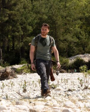 Devrim Özkan Instagram - Hazırsanız rotamız Mavi Mağara! Çok yakında Prime Video’da💙
#MaviMağara