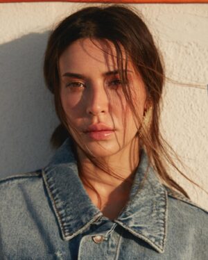 Devrim Özkan Instagram - 25🎂🎈
Bugün doğum günümü kutlayan,iyi dileklerini,desteklerini gönderen,bu gün için bağışta bulunan ve sevgisini esirgemeyen herkese çok teşekkür ederim! 
Bütün güzel dileklerinizi kalbimin en güzel köşesine koydum..
Bu akşam mumlarımı üflerken,herkes için dilek dileyeceğim..
iyi ki varsınız,sizleri çok seviyorum,varolun🌹