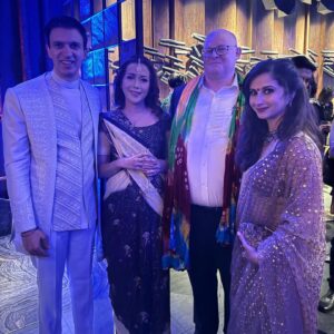 Dewi Amanda Instagram - Happy Diwali with @md_entertainment 
#diwali #diwali2023 #happydiwali #dewiamanda #happydeevapali Thank you for the great celebration 🎉❤️