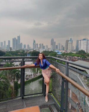 Dewi Amanda Instagram - Respect is earned ❤️
Honesty is appreciated ✌️
Trust is gained 🥂
Loyalty is returned 😘
#quotesoftheday #qouteslife #dewiamanda #ootd #qoutes #ootdsummer