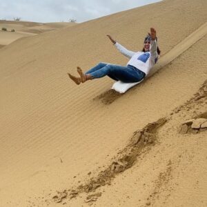 Dhamnashree Kadgaonkar Instagram - First time experiences Life Long Memories…

Travel partner @cleartrip 
Can’t thank enough @skkfernjaisalmer for giving us these memories….

#dhanashrikadgaonkar #jaisalmerdiaries #khuhudideserttrails 

Thank u Shaktiji , Prithviji 
special thanks to @bhanu_banna.07 bhanu_banna.07