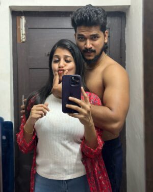 Dhanalakshmi Saminathan Instagram - 🌝✨

#love #loveofmylife #family #couple #thenewsreadercouple #explore #featured #dhana #murasu #dhanamurasu
