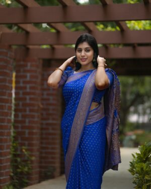 Dhanalakshmi Saminathan Instagram - ஊதா பூ🦋🌷

Saree from : @oyyarii 
Shot by: @g_a_n_e_s_h_1105 
Blouse: @askcouture.7 

{Saree, Saree fashion, Aesthetic, Tamil}

#tamil #saree #oyyari #chennai #fyp #foryou #love #tamilcinema #featured #dhanasaminathan