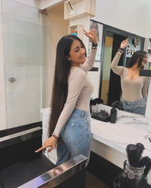Dhanashree Verma Instagram - From shoot curls to basic straight swirls 🐒 
Hair game 💪🏻
.
.

#dhanashreeverma #hair #curls #straighthair