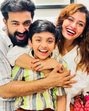 Dhanya Mary Varghese Instagram - In the midst of challenges, our love shines brightest. Living each moment, hand in hand, no matter what.

📸 by dearest @jayakrishnan_kichujk 

#johnjacob #dhanyamaryvarghese #lifewithjod #family #love #smilemore #hugs #throwbackpics