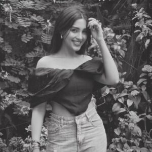 Dharshna Sripal Instagram - 🤍