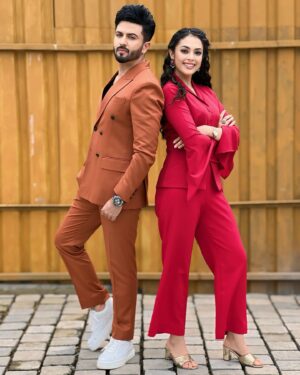 Dheeraj Dhoopar Instagram - Double Trouble 🤎♥️

#sumann #suitedup #rabbsehaidua