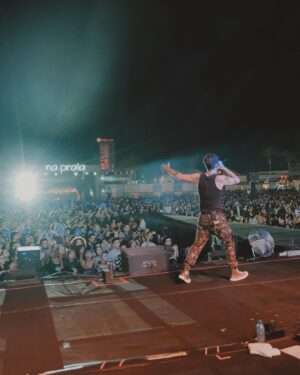 Di Ferrero Instagram - Brasília que noite ! Valeu demais cada momento ! Foi F@da !!! @napraiafestival #outradosetour #OTD 

📸 @marcelonava