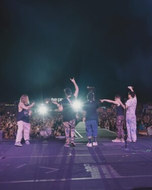 Di Ferrero Instagram - Brasília que noite ! Valeu demais cada momento ! Foi F@da !!! @napraiafestival #outradosetour #OTD 

📸 @marcelonava