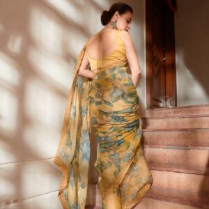 Dia Mirza Instagram - Promotions for #IC814OnNetflix in a saree with birds outside cages 🕊️

Saree @aamrabylavanya 
Styled by @theiatekchandaney 
HMU @shraddhamishra8 
Managed by @exceedentertainment @shruti8711 
Photos by @dhruv_dixit_serenity 

#SustainableFashion #HandmadeInIndia #VocalForLocal #Saree #SareeLove