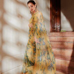 Dia Mirza Instagram - Promotions for #IC814OnNetflix in a saree with birds outside cages 🕊️

Saree @aamrabylavanya 
Styled by @theiatekchandaney 
HMU @shraddhamishra8 
Managed by @exceedentertainment @shruti8711 
Photos by @dhruv_dixit_serenity 

#SustainableFashion #HandmadeInIndia #VocalForLocal #Saree #SareeLove