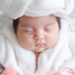 Diane Medina Instagram - Happy 1 month old my baby @isabella_ilustre 💖💖💖

Love you anak!

Concept and Photo by @thebabyvillagestudio