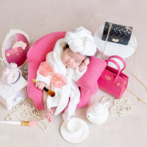 Diane Medina Instagram - Happy 1 month old my baby @isabella_ilustre 💖💖💖

Love you anak!

Concept and Photo by @thebabyvillagestudio