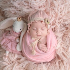Diane Medina Instagram - Happy 1 month old my baby @isabella_ilustre 💖💖💖

Love you anak!

Photo by @thebabyvillagestudio