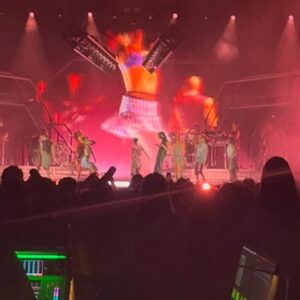 Didde-Mie Lykke Instagram - PULA was Hot Boots 🥵🪭
Grateful to spend every single day with people i love, doing what i love. 

@charmladonna @sharon.june @sammileejayne @dualipa @amckdance and to the whole team - thank you thank you thank you ! 

Nimes - we are ready for ya tonight