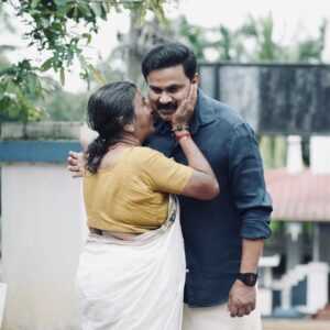 Dileep Instagram - ഒരമ്മയുടെ സ്നേഹ ചുംബനം 🥰

Click from D150 location ☺️❤️ 

#Click : #RahulEKM

#dileep #dileepettan😍 #d150
