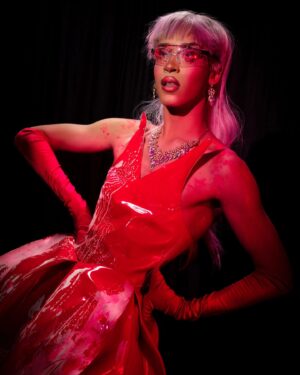 Dimitri Nana-Côté Instagram - [ RDV DRAG #41 @kikiwannakaikai ]

Kiara a commencé la drag 6 ans, et elle a fait partie de la première saison de « Canada’s Drag Race » (2020). Elle est mondialement reconnue pour ses paroles « Kiki wanna kaikai » sur la grande scène de l’émission, mais surtout pour sa versatilité!
Kiara est également impliquée dans la scène ballroom de Montréal depuis les 5 dernières années, et elle a été promue "Princess of the Haus of Mulan" en 2023. De la comédie, à l’attitude, en passant par son « lipsync for your life » iconique de la chanson « I Drove All Night » dans la compétition télévisée : Kiara est un plat qui se mange chaud, et une drag queen qui vous donnera le goût d’en vouloir encore!

📸 @jeansebastiensenecal & @poe.mtl
👗 _thesukidoll

Shot using @canoncanada @profoto @tethertools

@rendezvousdeladrag 
@palais_montreal
#rdvdeladrag #drag #photography #senecalpoe #queer