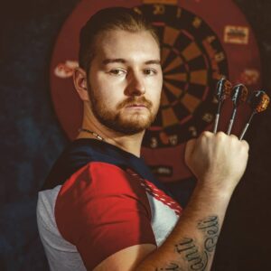 Dimitri van den Bergh Instagram - Die pijlen zijn mijn kracht. 💪
#darts #WKdarts
#keepongoing #kracht
#WMC