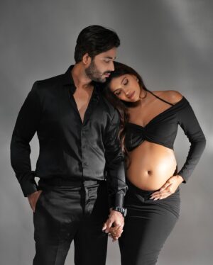 Dimpi Sanghvi Instagram - Mommy LEVEL unlocked 🖤👼🏼
We can’t wait to welcome our baby sooon… 🧿