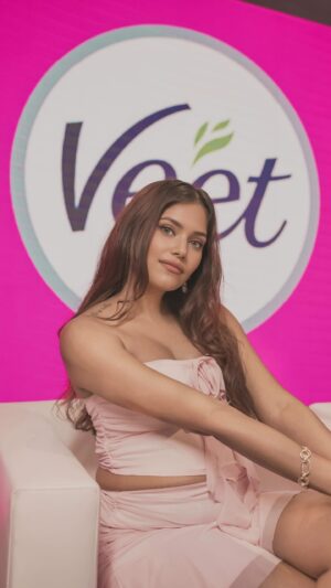 Dimpi Sanghvi Instagram - Who says you can’t have it all? Veet Pure, presented by Sara Ali Khan, gives you effortless hair removal in 5 mins! Enjoy salon-smooth skin with a fresh, amazing scent. Just Veet it! @veetindia @myntra 💕

#SalonSmooth #VeetPure #NaturalBeauty #JustVeetIt #VeetIndia #DimpiSanghvi

"Refer Pack for Usage instructions"
