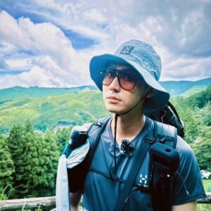 Dino Lee Instagram - 剛剛不知道要發什麼內容
於是我找ChatGPT請他給我笑話
笑不出來就算了
差點生氣😤
#此時表情跟照片一樣
#我叫你講笑話你在跟我開玩笑
#一開始對它很有禮貌
#後面直接扛不住開嗆
—
🧢👕 @haglofs_tw