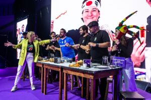 Diogo Batáguas Instagram - Agora é oficial. O Relatório DB cessa funções após dois espectáculos no Porto.

Para evitar grandes piroseiras, digo apenas que foram noites muito felizes e que vou guardar para sempre.

Ambas muito especiais. Se na primeira celebrei mais um aniversário em palco, a segunda serviu para dizer adeus a esta macacada para sempre.

Ao vivo, o Relatório foi aquilo que eu sempre tentei que fosse ao longo dos últimos 4 anos.

Tolo, absurdo, ridículo, pateta e, fundamentalmente, divertido. 

No final, a equipa ainda me surpreendeu com uma camisola assinada pelo plantel do Porto como se eu fosse um menino com uma doença rara. 

Obrigado a todos.

@macedo 🖼