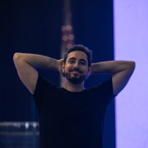 Diogo Batáguas Instagram - Estava borradito, mas diverti-me bem.

Lisboa já foi. Dias 7 e 8 de Abril o Relatório DB termina no Porto.
(restinho de bilhetes no link)

Atenção aos spoilers do estilo "a melhor parte foi quando a Luana e o Sandro deram um linguadão".

Aliás, convido todos os que foram ao Campo Pequeno (e aos que não foram) a inventar uma cena incrível que "aconteceu mesmo" para dar fake spoilers a quem for assistir na Super Bock Arena.

Obrigado a quem lá deu um salto no fim de semana. Eu curti. 

@macedo mestre da foto