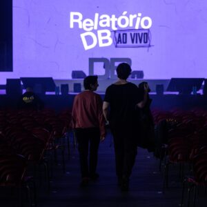 Diogo Batáguas Instagram - Estava borradito, mas diverti-me bem.

Lisboa já foi. Dias 7 e 8 de Abril o Relatório DB termina no Porto.
(restinho de bilhetes no link)

Atenção aos spoilers do estilo "a melhor parte foi quando a Luana e o Sandro deram um linguadão".

Aliás, convido todos os que foram ao Campo Pequeno (e aos que não foram) a inventar uma cena incrível que "aconteceu mesmo" para dar fake spoilers a quem for assistir na Super Bock Arena.

Obrigado a quem lá deu um salto no fim de semana. Eu curti. 

@macedo mestre da foto