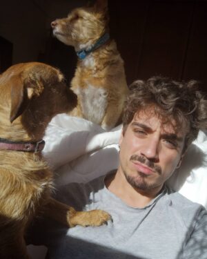 Diogo Martins Instagram - Cada um para o seu lado a aproveitar a luz desta quarentena ❤️