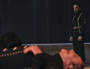 Diogo Martins Instagram - Chegou o grande dia. A estreia de um desafio que nunca tive em teatro e onde tenho aprendido com os melhores. Felizmente a sorte tem me acompanhado em grande parte dos projetos que faço e este é um deles. Especial 😊
RICARDO III de William Shakespeare no @teatrodatrindade , encenado pelo @marcopalco13 a quem agradeço sempre, e brilhantemente protagonizado pelo @diogoinfanteoficial 👏🏻
Num grupo que tenho como referência todos os atores que fazem parte, Silvia Filipe, Virgílio Castelo, @guilhermefilipe52 , @gabrielalrbarros , @romeuvala , @joao_p_vicente , @joaojesus__ , @brandao.de.mello , @gansaconstanca , @joanantunes_ , @inesmloureiro e obviamente que suportados pela maravilhosa equipa técnica do teatro. 
Estamos até 31 de Janeiro por isso reservem já o vosso bilhete 👌🏻

Agradecer ao maravilhoso @dino_alves_eu que tão bem nos vestiu 🙌🏻

Ph: @filipeferreiraphoto 🤘🏻
@carrelosquad #aculturaésegura ❤