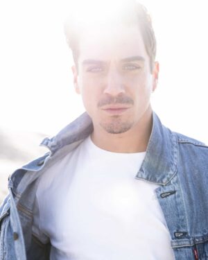 Diogo Martins Instagram - 📸 : @whoeyegot 🙌🏻
@triangulodasbermudas 👌🏻
@levis_pt
#actorslife
#fashion
#photooftheday
#levis
#liveinlevis