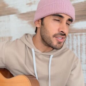 Diogo Melim Instagram - QUAL O MOOD DO TEU DOMINGAO?
1- apê
2- peça felicidade 
3- era pra ser outra canção feliz
4- uma lua