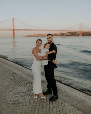 Diogo Piçarra Instagram - Parabéns @beaa_lopes és a grande vencedora deste giveaway (conforme sorteio partilhado hoje dia 08/08/2024 nas stories do nosso Instagram)!

“Hoje fazemos 10 anos de namoro e 1 ano de casados pelo civil mas a prenda é para vocês 🫀👇

GIVEAWAY:
Sabem a importância que Paris tem na nossa história e hoje queremos partilhá-la convosco, por isso, em parceria com a @honeymooners.travel temos a maior felicidade de anunciar que lançamos um GIVEAWAY onde oferecemos:

- Uma VIAGEM a PARIS para 2 PESSOAS com estadia de 2 NOITES (viagem a realizar entre outubro e novembro de 2024, salvo feriados nacionais) 

Para participares tens de:
- Seguir o IG: @meljordao , @diogopicarra e @honeymooners.travel 
- Fazer like neste post 
- Identificar a pessoa com quem gostarias de partilhar esta viagem
- Partilhar este post nos steus stories e marcar os 3 perfis acima mencionados. 

O vencedor será anunciado no dia 8 deste mês e tem que respeitar os 4 requisitos acima. Bora fazer uma viagem à cidade do amor? 

Que felicidade ❤️ e boa sorte a todos! 🍀”