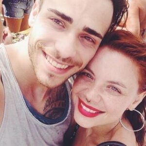 Diogo Piçarra Instagram - “Eu sei que nada é como começa
Mas sei que fiz a escolha certa” ✨
10 anos juntos, de amor, lágrimas mas muita alegria. As nossas bodas de Milagre. Amo-te meu amor ❤️