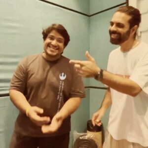 Divya Kumar Instagram - Sajne sawarne ki zaroorat hai kya teri
Saadgi pe jaanam mera dil hai fida

[New release, streaming now, song out, Hindi-Gujarati song, music]

#diamondni #songrelease #sachinjigar #divyakumar #adityagadhvi #priyasaraiya #trending #explore