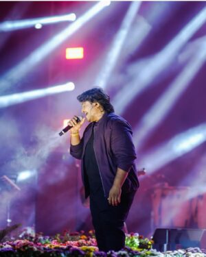 Divya Kumar Instagram - @aslidivyakumar live at @miteedu - say goodbye to your Monday blues! These pics show the pure joy of the night! Were you there? Share your experience in the comments!

[Singers, concert, college show, entertainment]

#tmtm #tmexclusive #tmtalentmanagement #divyakumar #divyakumarlive #sentai2024 #mite #mangalore #liveperformance #dance #hindimusic #bollywood #explore