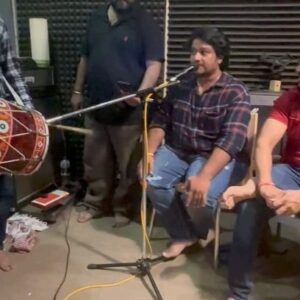 Divya Kumar Instagram - #heyhello  Music arranger by @hanifaslam_official power 💪⚡ @aslidivyakumar

#navratri #garba #garbalover #garbanight #navratrispecial #garbadance #garbaqueen #dandiya #garbalovers #garbaking #gujarati #gujju #garbalove #gujjugirl #dandiyanight #gujjugarba #dodhiya #dodhiyalover #navratrigarba #garbagroup #surat #india #gujjuboy #dandiyaraas #garbaniramzat #k #gujrati #rajkot #navratricollection