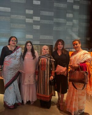 Divya Seth Shah Instagram - You are a woman & that is your superpower. Women are no longer meant to sit still and look pretty- they are meant to lead. #family #mysafespace #pretty #love #sisters