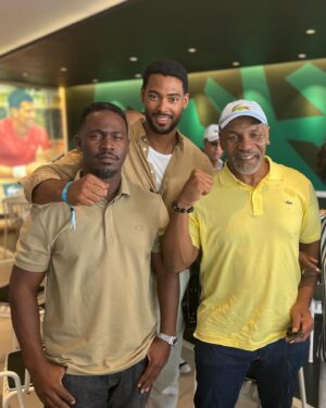 Djebril Zonga Instagram - Un dimanche avec ma bestie 🎾

Et tonton @fredfrenchy & @miketyson 

#rolandgarros